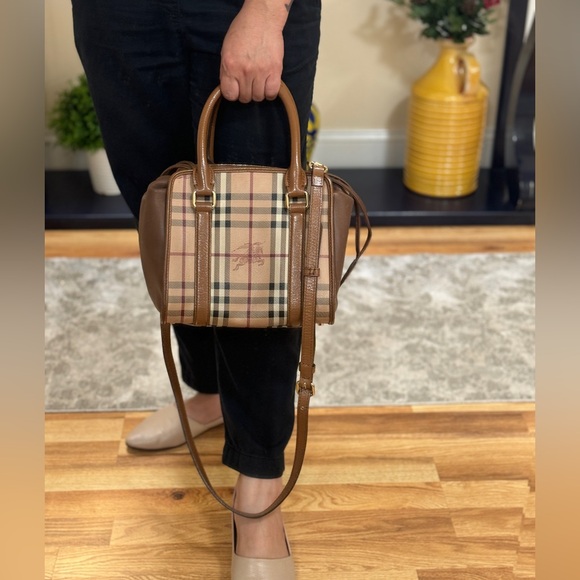 S O L D‼️Burberry Two Way Draw String Bag - Picture 16 of 16